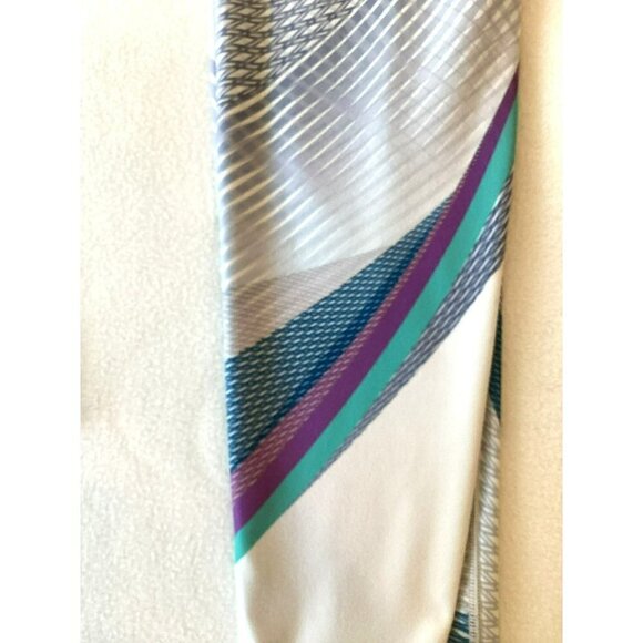 WITH Peloton Collab Leggings Quick Dry Sz Medium 7/8 Length in Gray Blue White - Picture 7 of 7